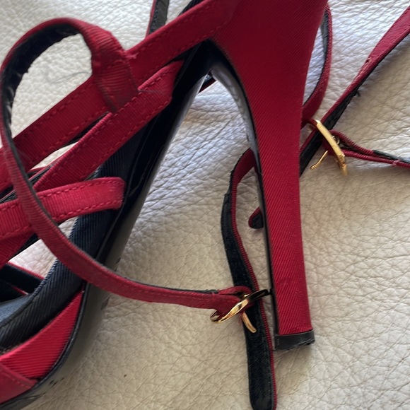Red Dolce and Gabbana Heels Size 39.5 - Picture 7 of 14